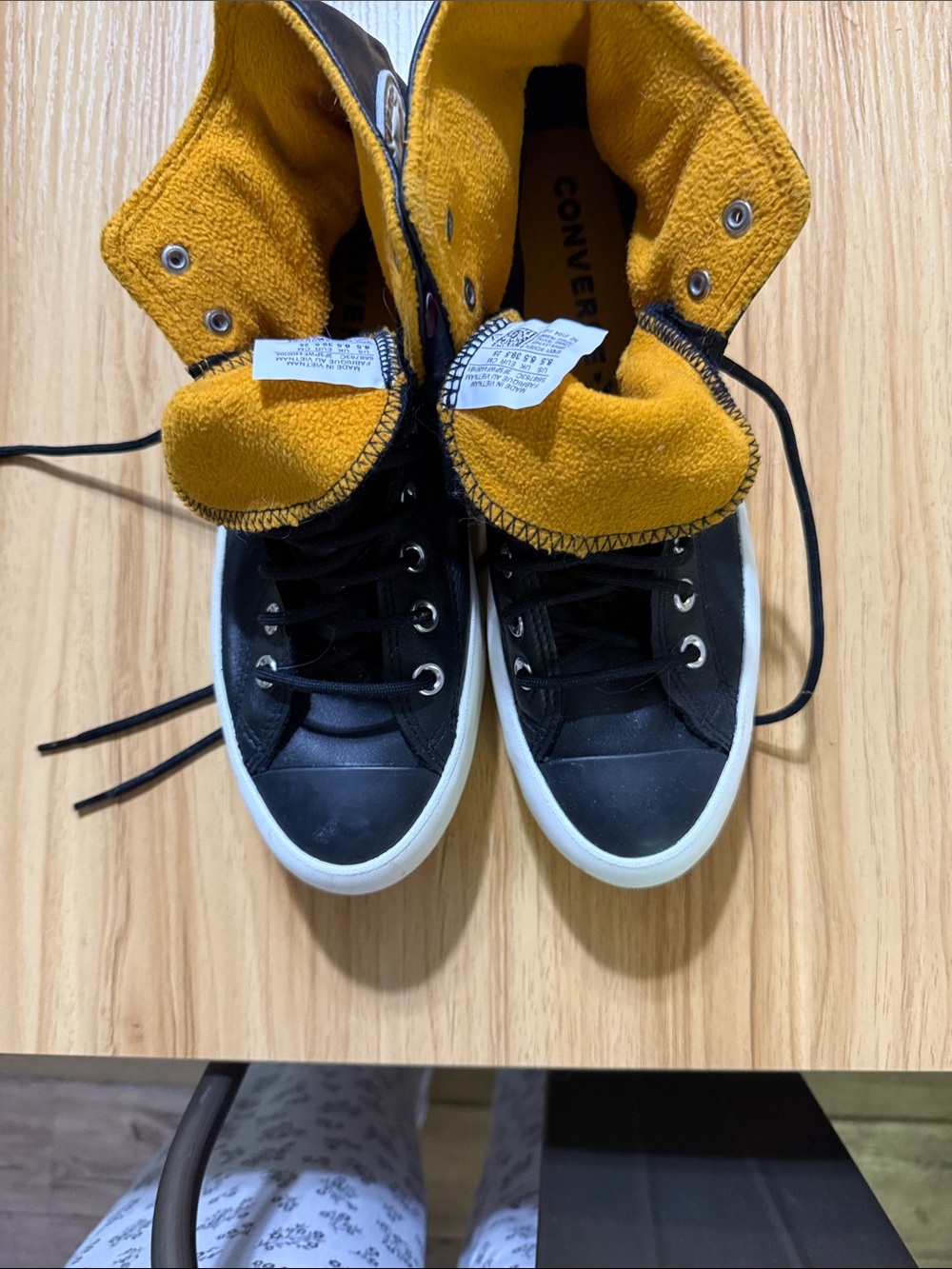Converse women Black High-Top Sneakers with Yellow Lining. Waterproof!